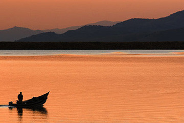 Boating on Emigrant Lake